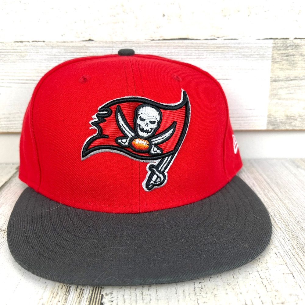 New Era 59Fifty Tampa Bay Buccaneers 7 1/8 Red Fitted NFL Football Hat NEW